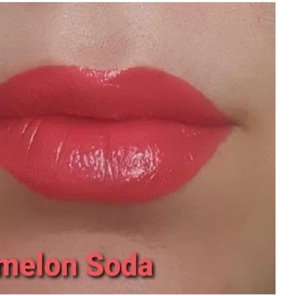 Jeffree Star Cosmetics Supreme Gloss in Watermelon Soda - Picture 13 of 16
